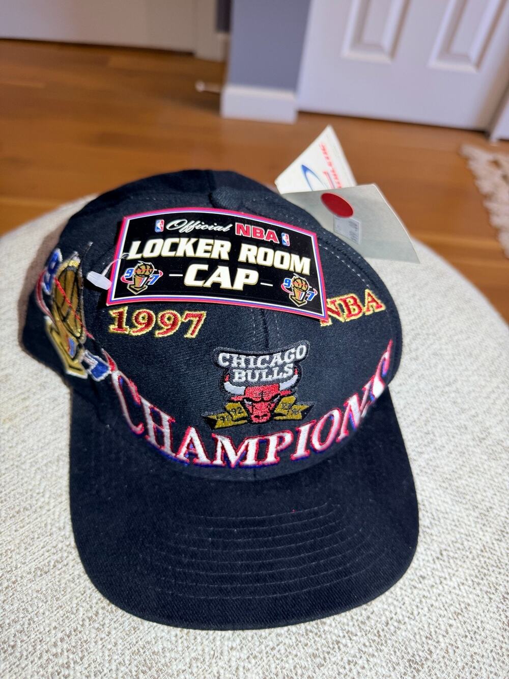 Vintage 1997 Chicago Bulls NBA Champions Locker Room Snapback Hat NWT Logo 7